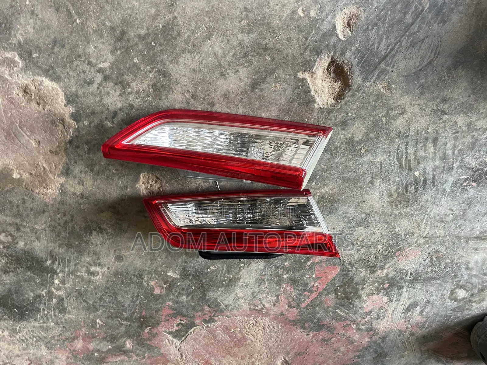 Camry Spider Boot Light Pair