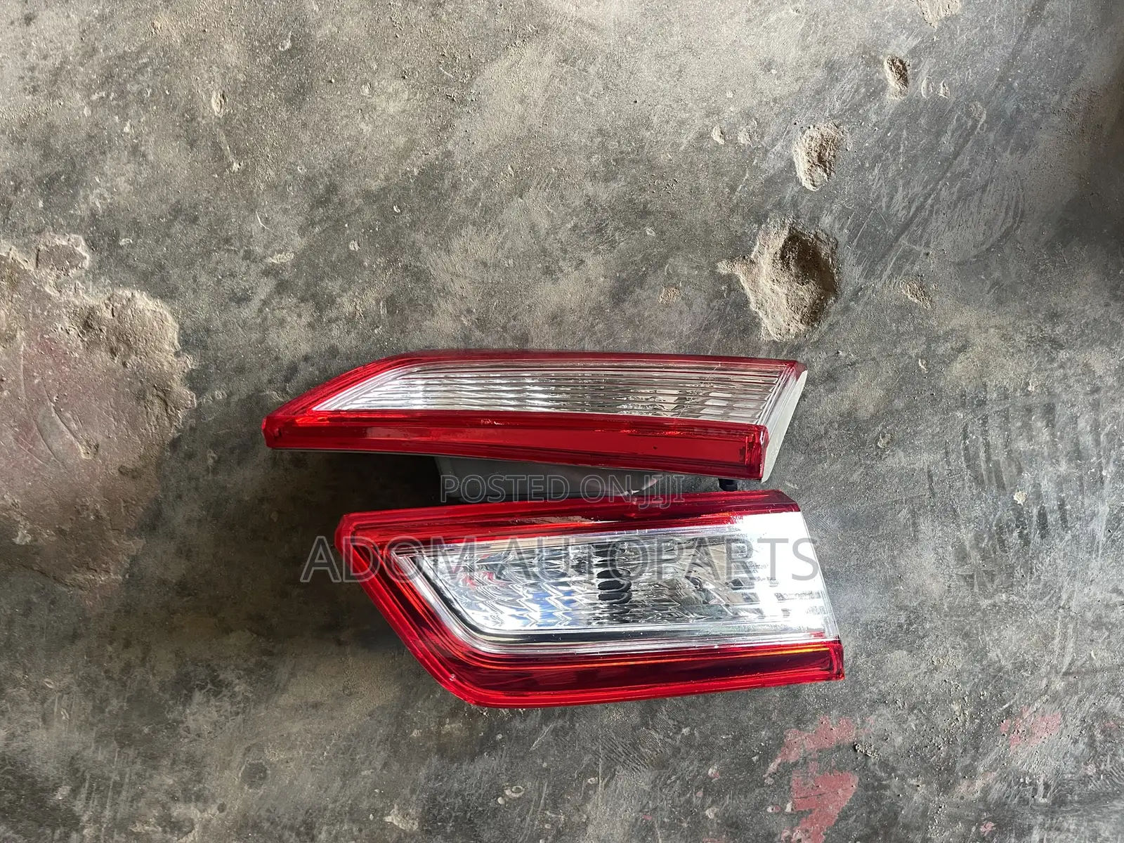 Camry Spider Boot Light Pair