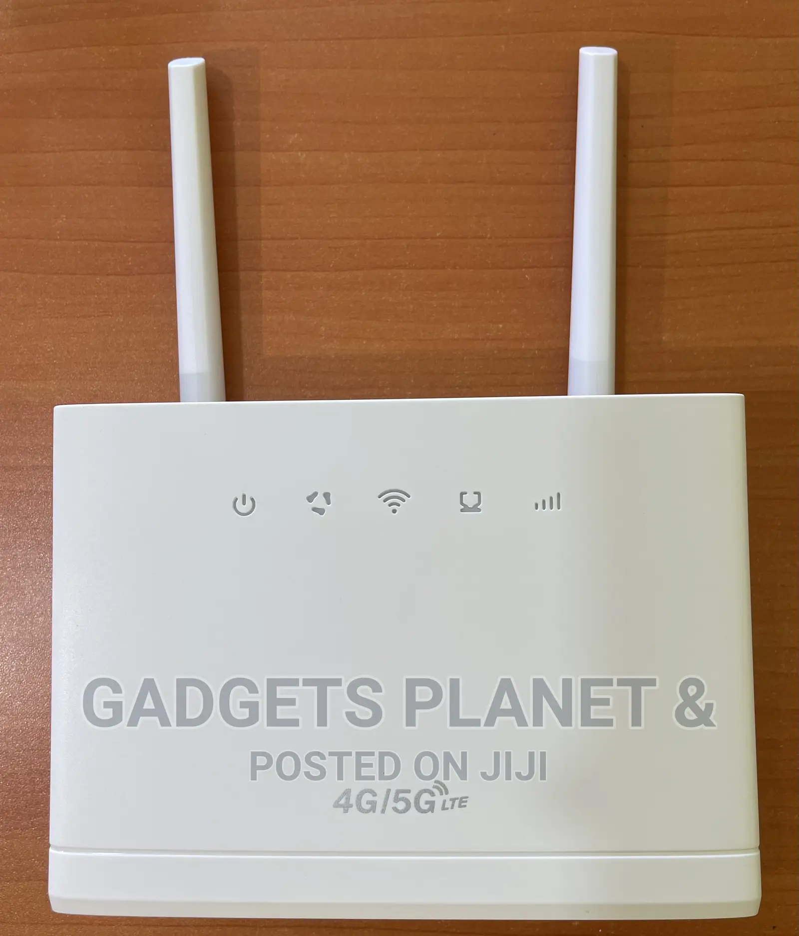 CPE 4G / 5G LTE Cat 4 Universal Router R311 Pro - 300mbps