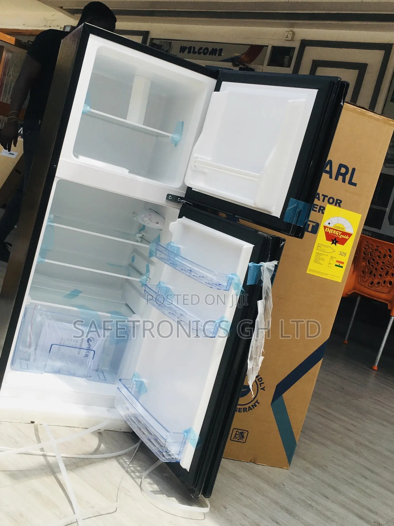 PF-20T Doubledoor Pearl Glass Black Topfreezer Fridge