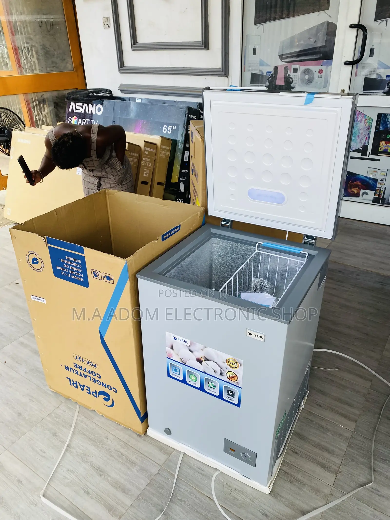 Highly Energy Saving Pearl PCF-127 Single Door Chest Freezer