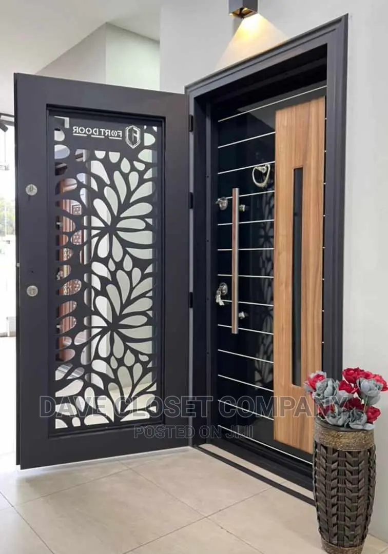 Heavy-duty Defender 035 Security Door