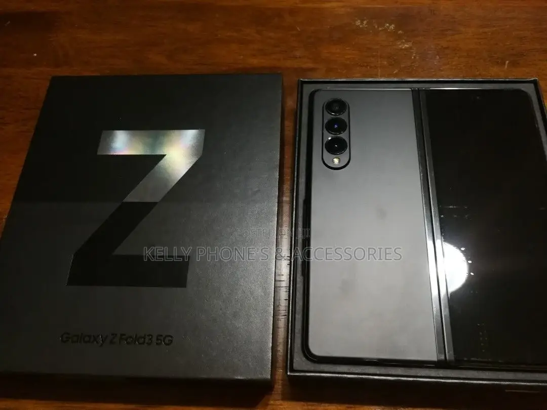 New Samsung Galaxy Z Fold 3 256 GB Black