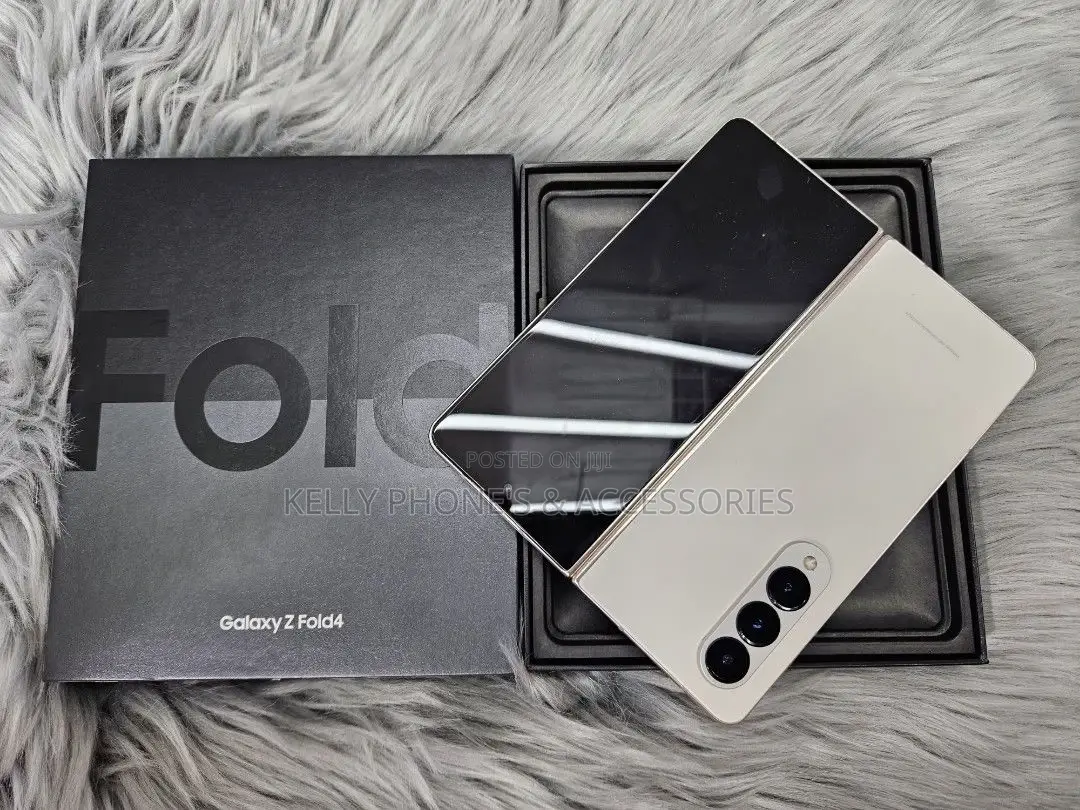 New Samsung Galaxy Z Fold4 256 GB Black