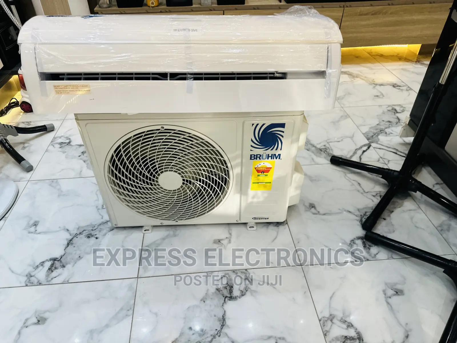 Frosty Flow Split R410 Gas 1.5hp Split Bruhm Ac White