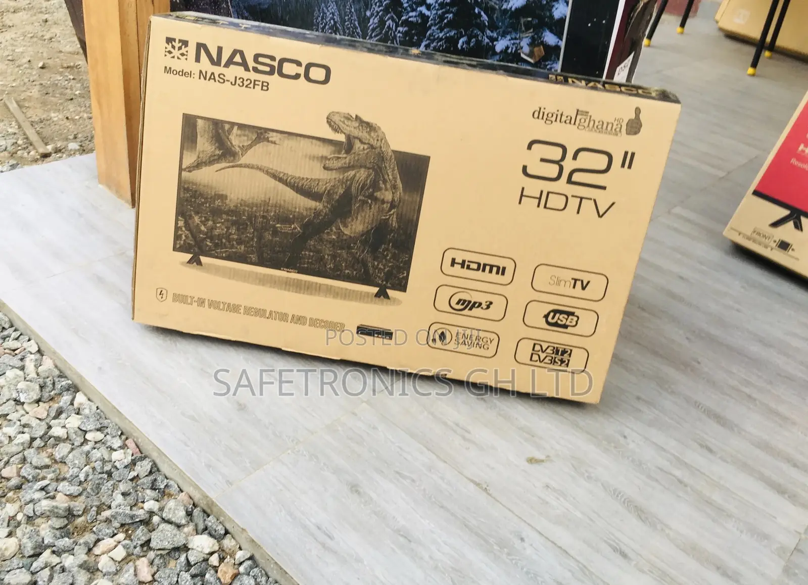 Glossy Digital Satellite 32 Inches Nasco Black LED Tv