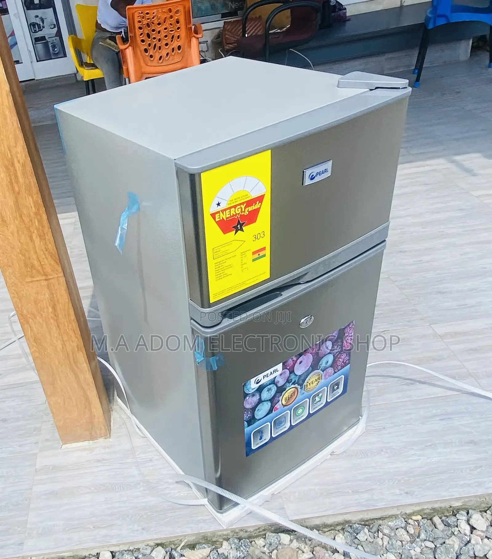 Budget-Friendly Pearl PF-10T Double Door Table Top Fridge 