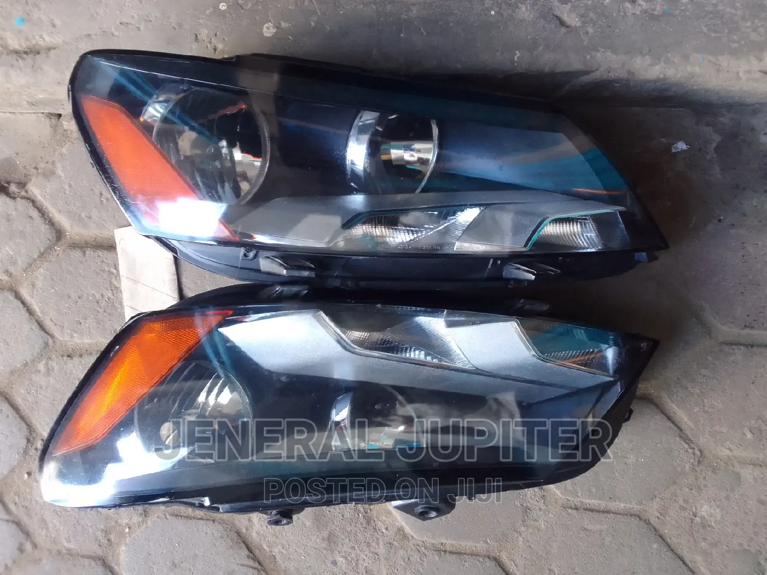 Vw Passat 2012,2013,2014 Headlight Pair.