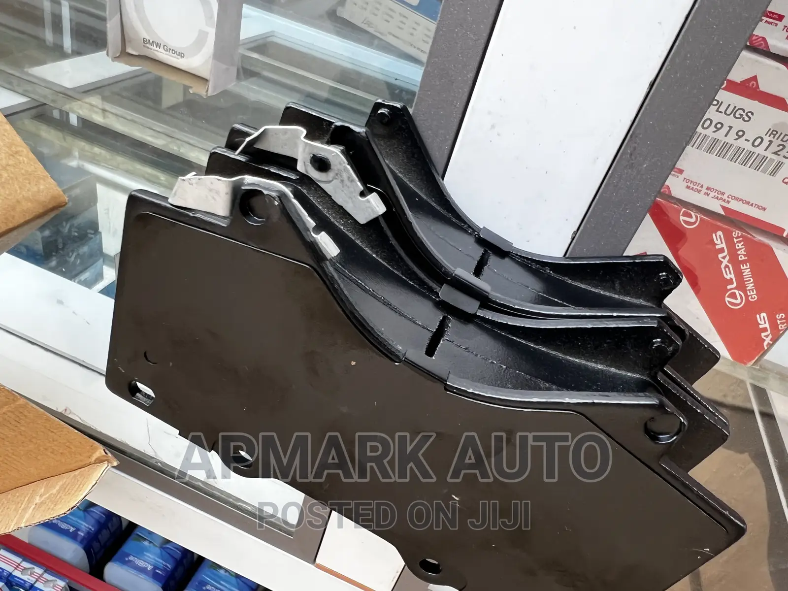 Front Brake Pads Toyota Tundra 2009-2019 High Quality
