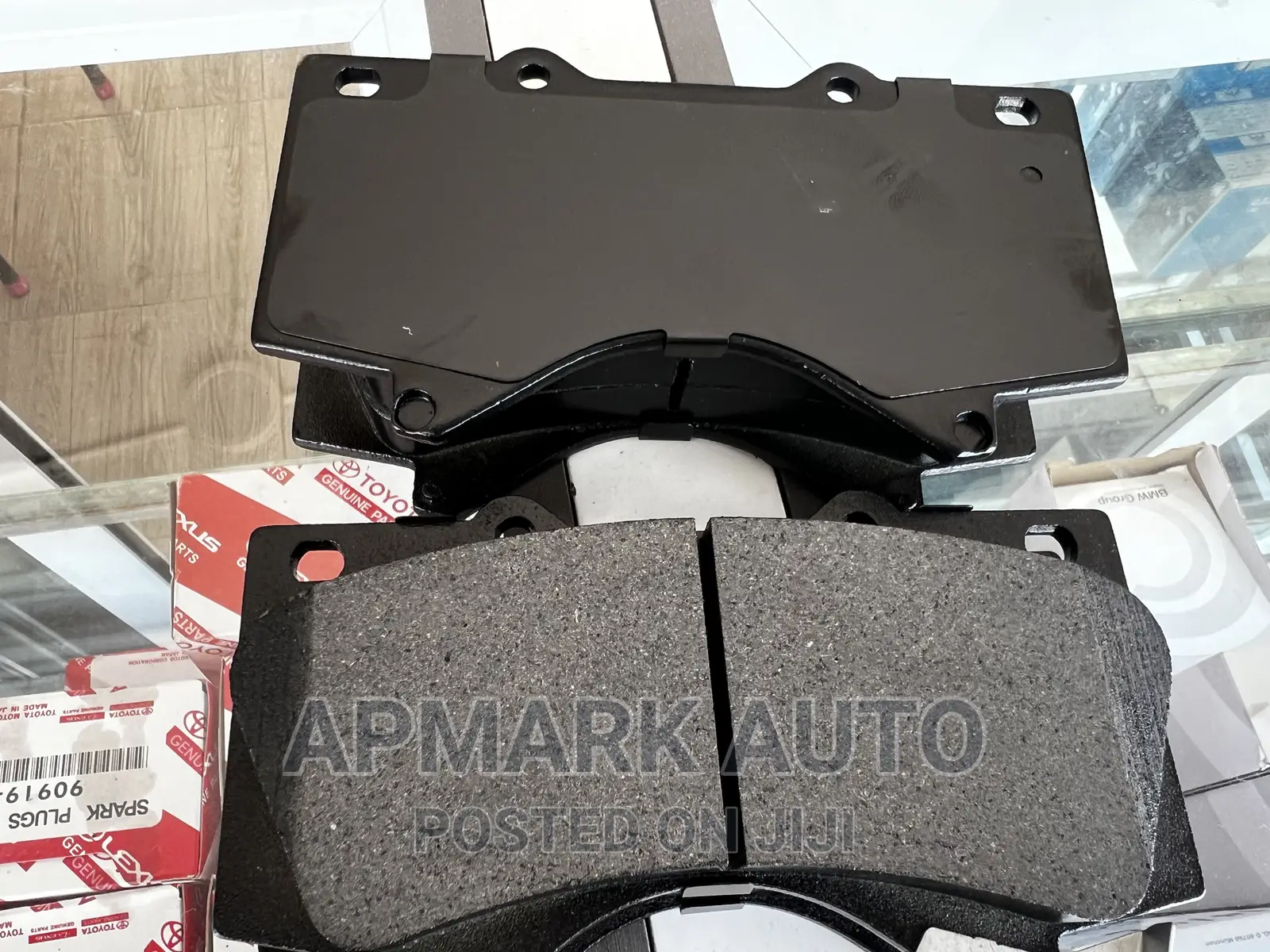 Front Brake Pads Toyota Tundra 2009-2019 High Quality