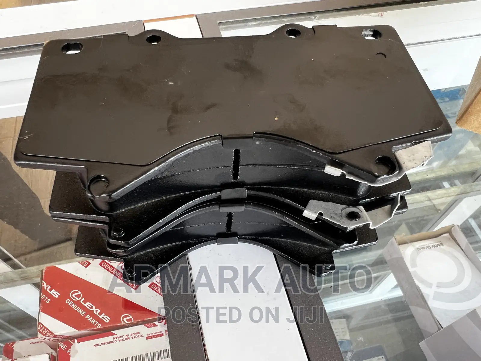 Front Brake Pads Toyota Tundra 2009-2019 High Quality