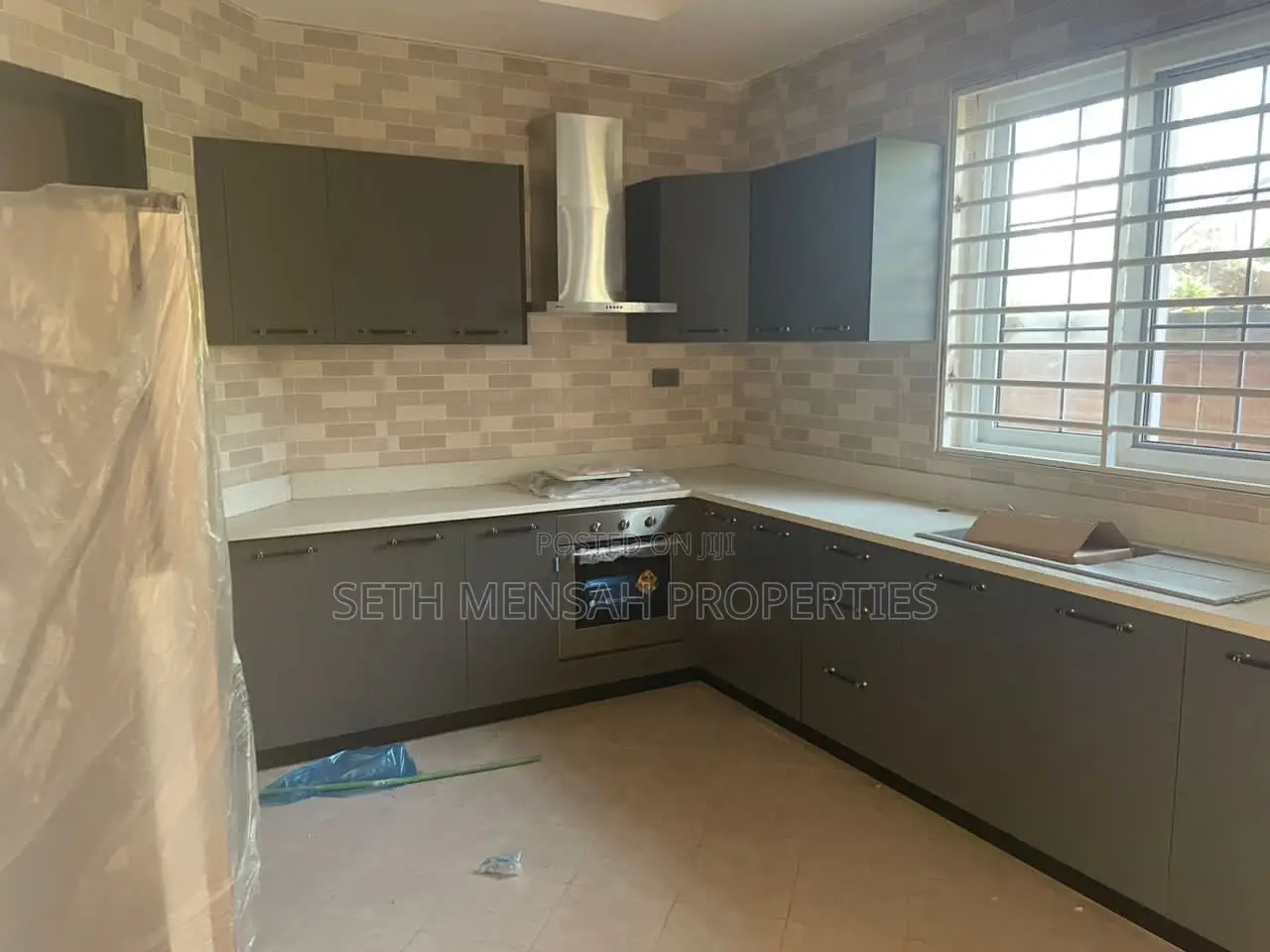 3bdrm Townhouse / Terrace in Skm, Dzorwulu for rent