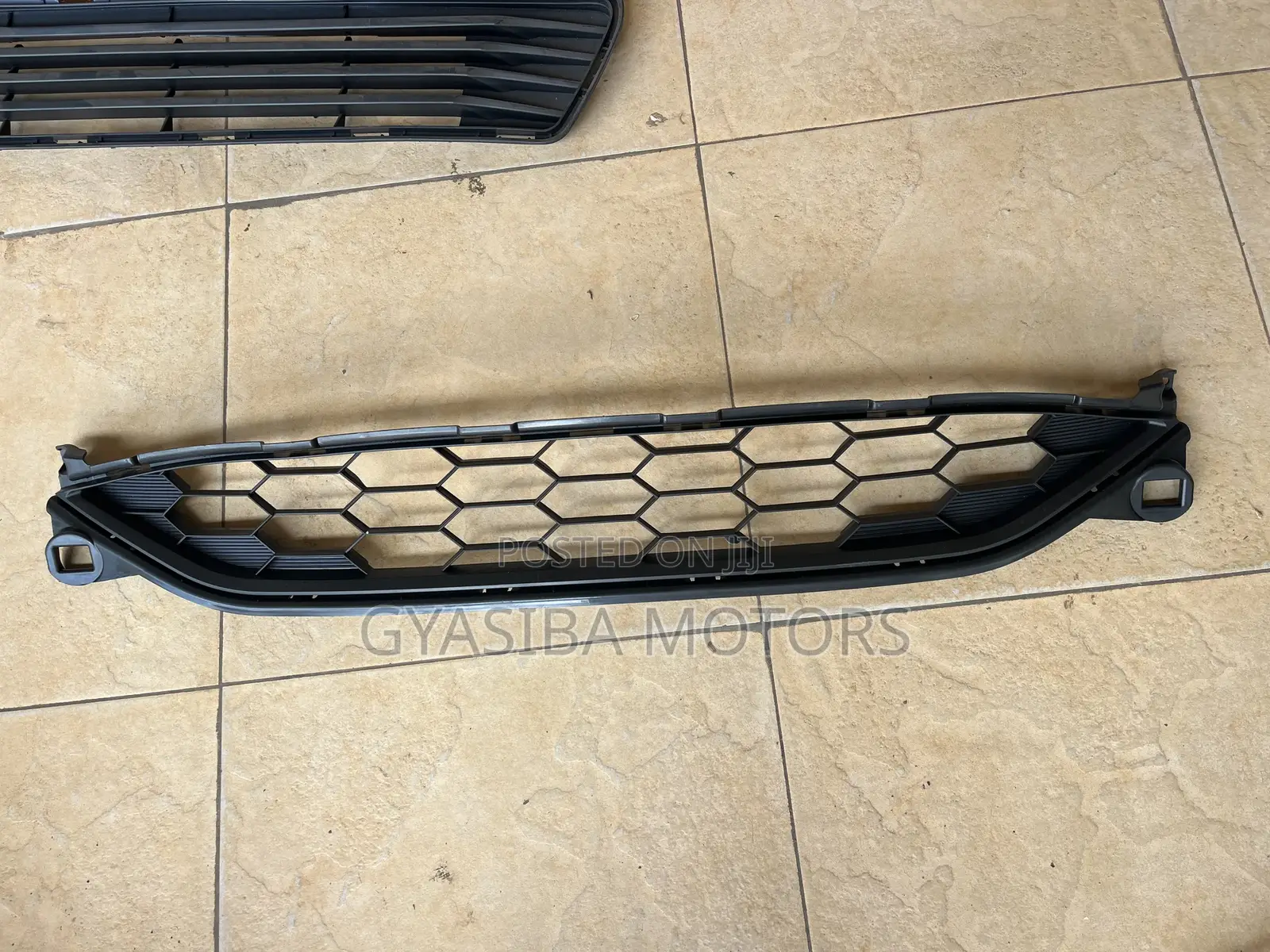 CRV 2016-2018 Lower Grille