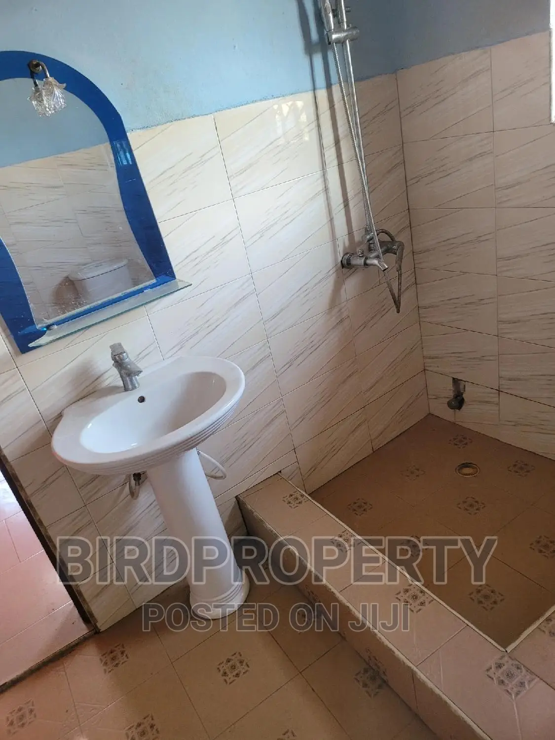 1bdrm Apartment in Birdproperty, School Junction for rent