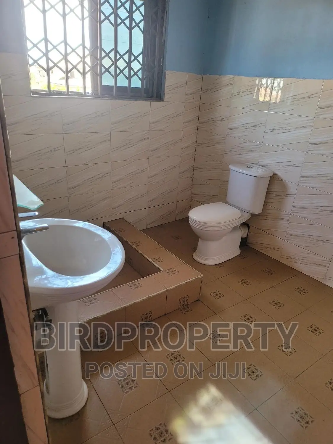 1bdrm Apartment in Birdproperty, School Junction for rent
