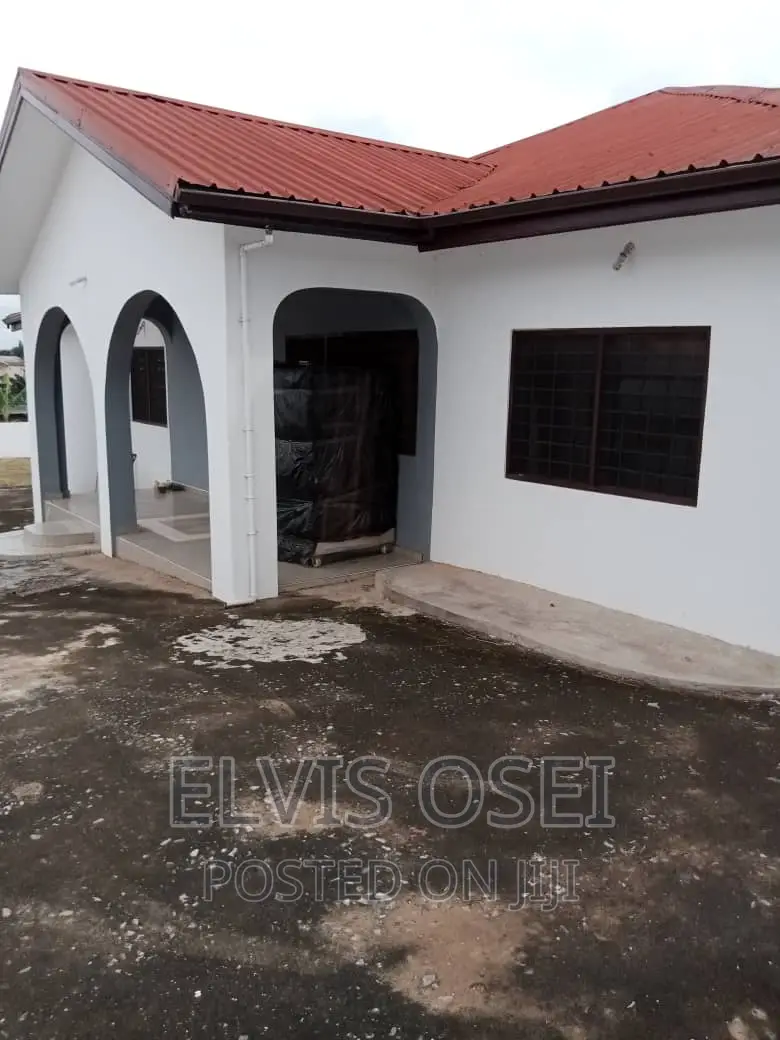 5bdrm House in Kasoa Road Ayigbe, Weija for rent