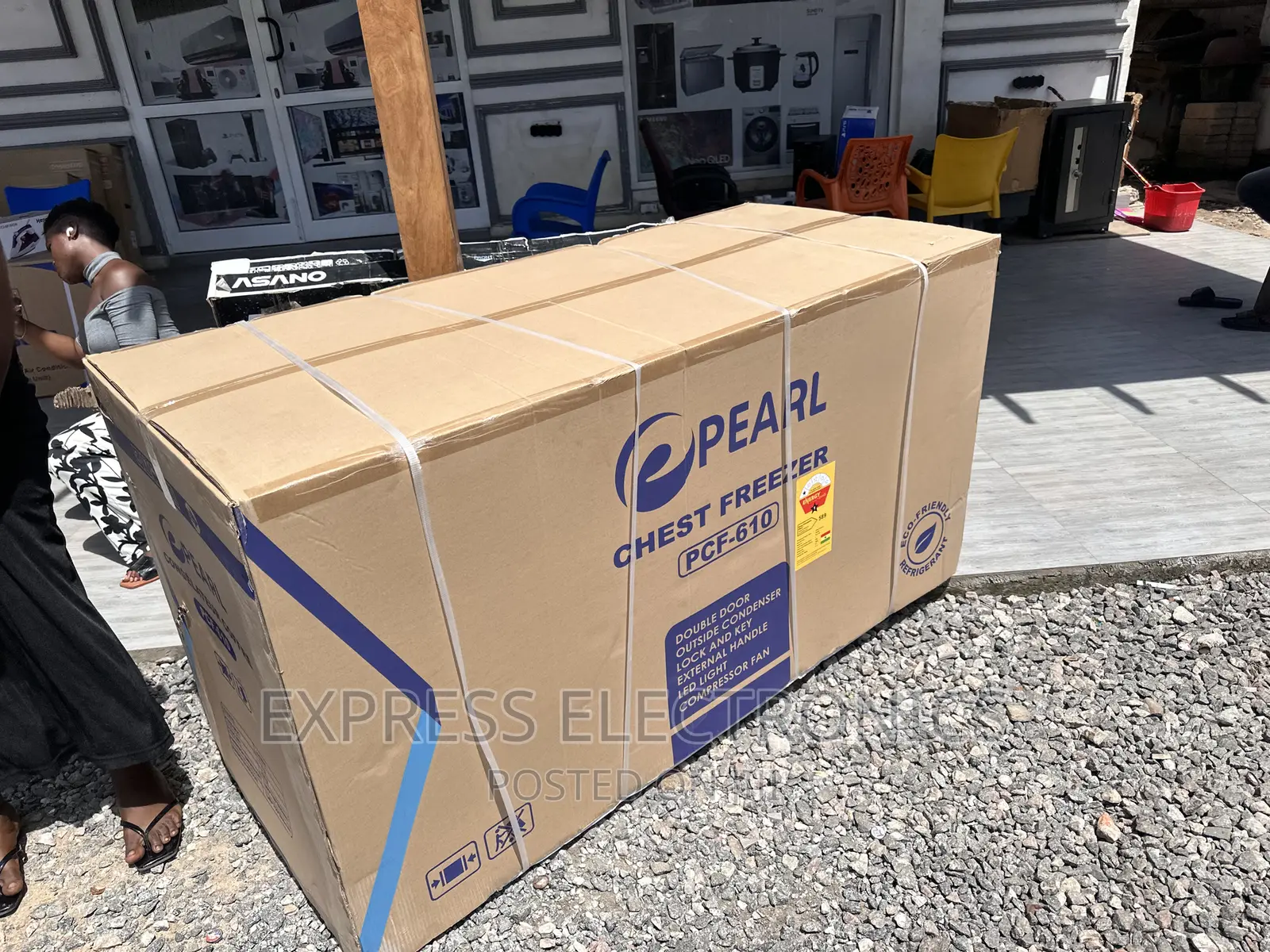 Chill Out With Pearl Chest Freezer Double PCF-610 Grey
