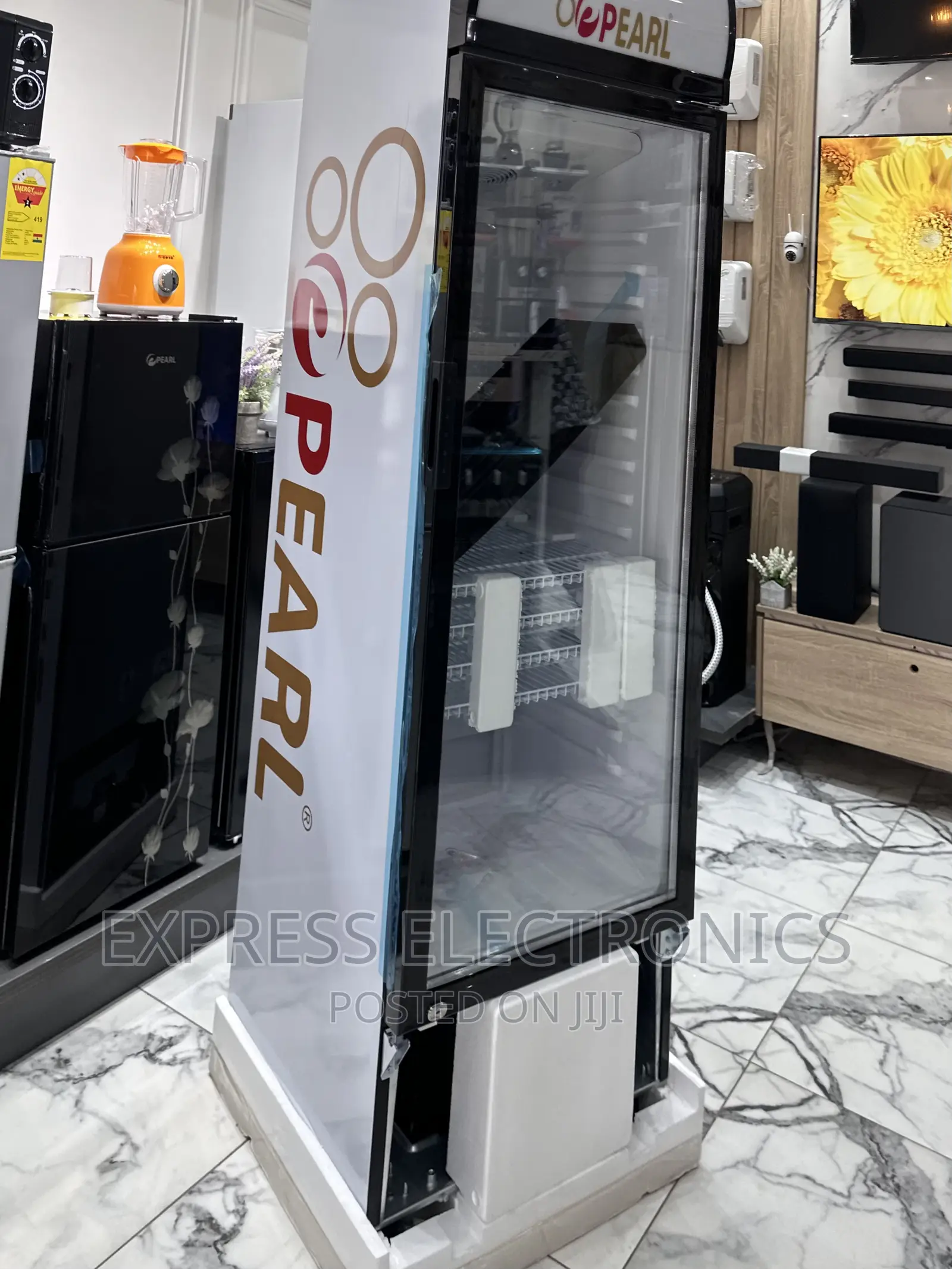 The Cleanest Deal on Pearl Display Fridge PVC 424-2b.