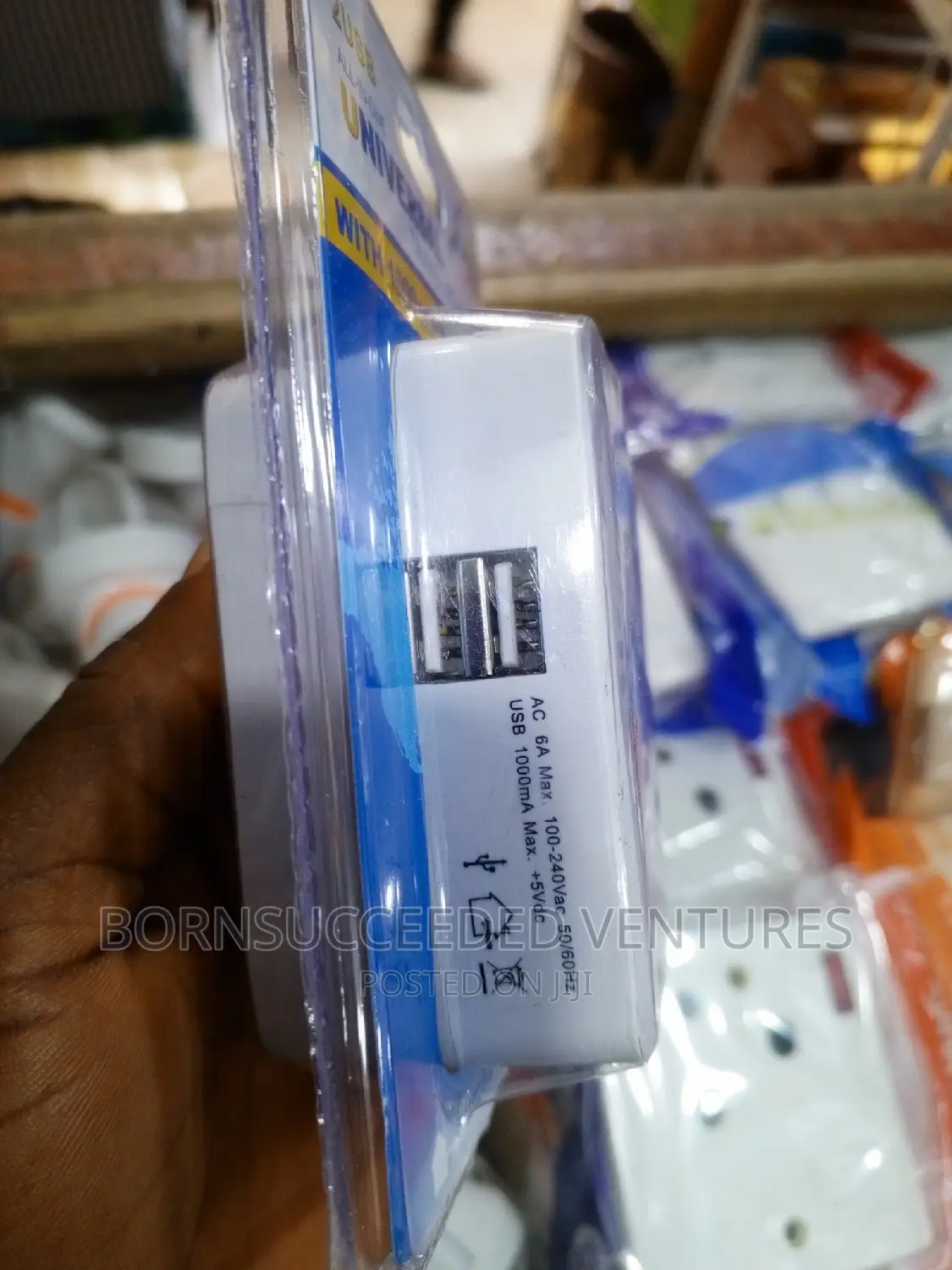 Travel Universal Adaptor With Usb Slot