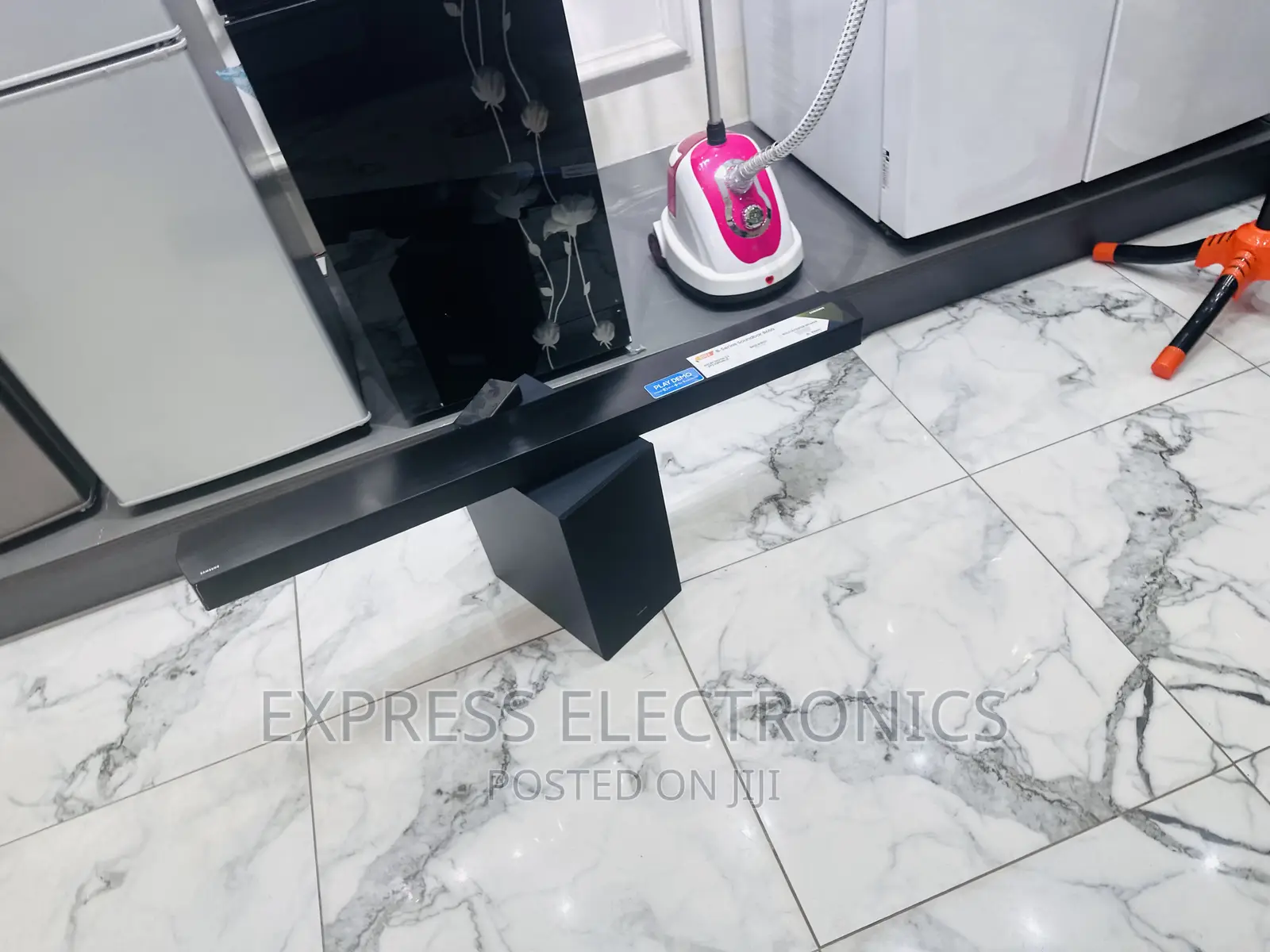 Experience Higher Quality Soundbar With Woofer B550 Samsung