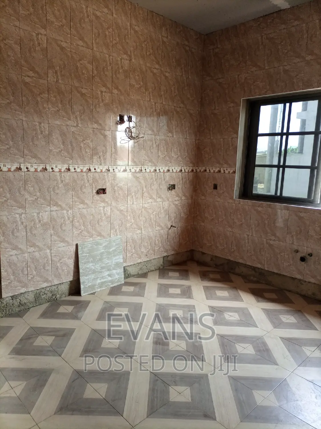 Quality and Affordable Team of Tiles Layer Ready to Work .