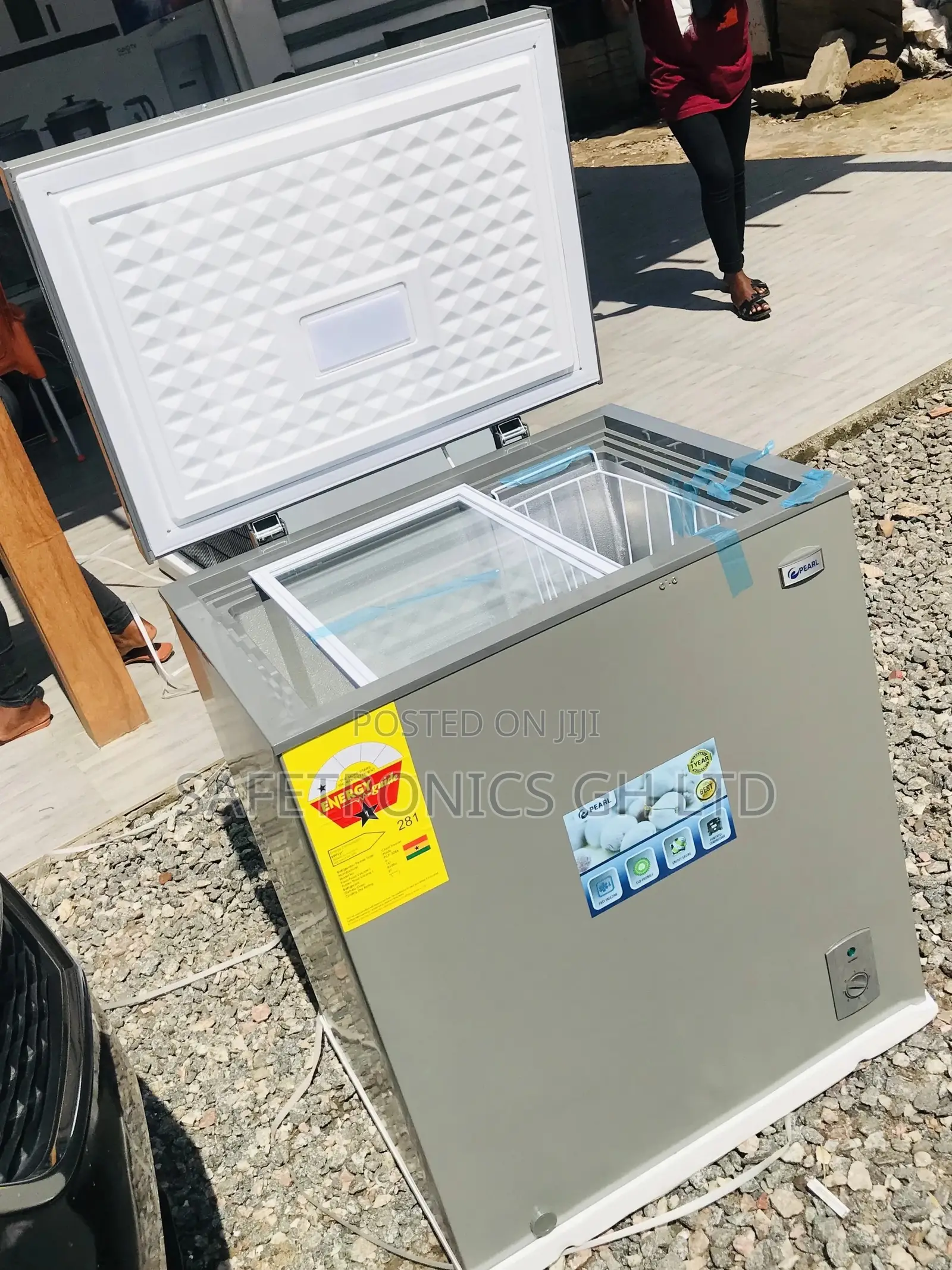 141 Liters Chestfreezer Singledoor Pearl PCF-185 Electric