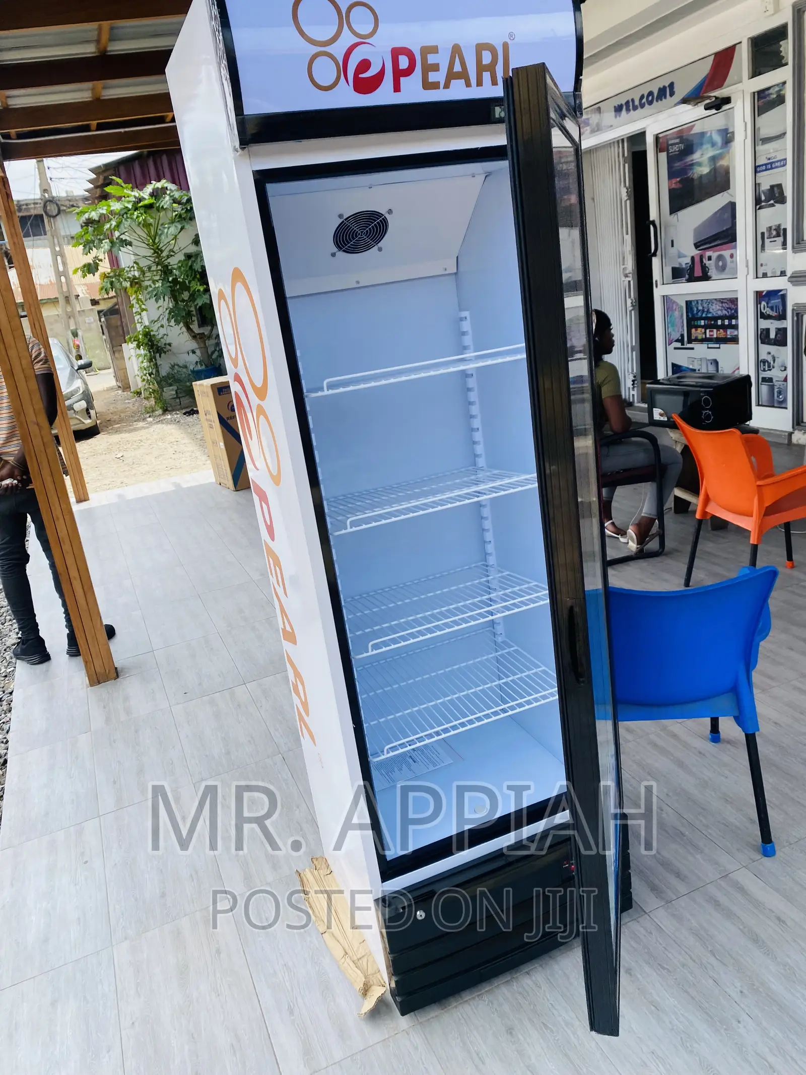 Energy Sufficient Pearl Display Fridge(Pvc28 ,178 Litres).