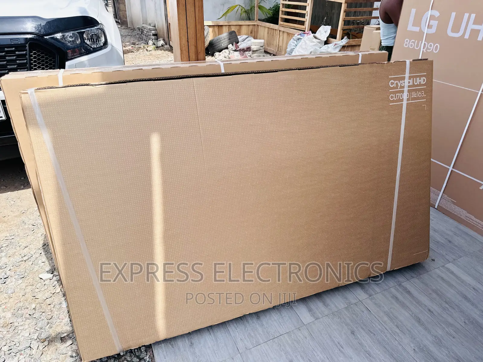 Big Screen Brightness  UHD 65”Au7092 Smart Samsung