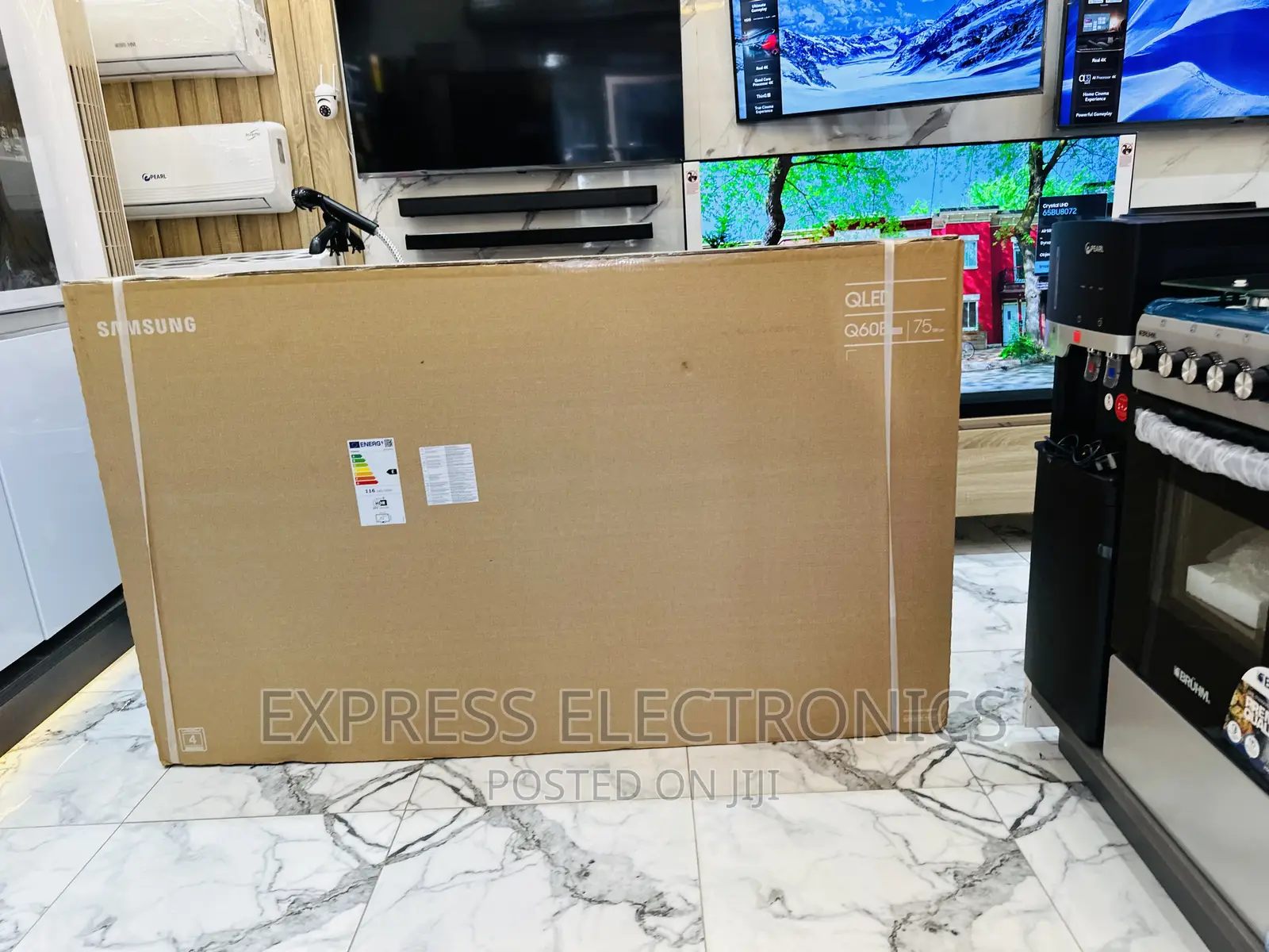 The Immersive Spectacle Uhd Smart Samsung 85”Cu8000 Tv
