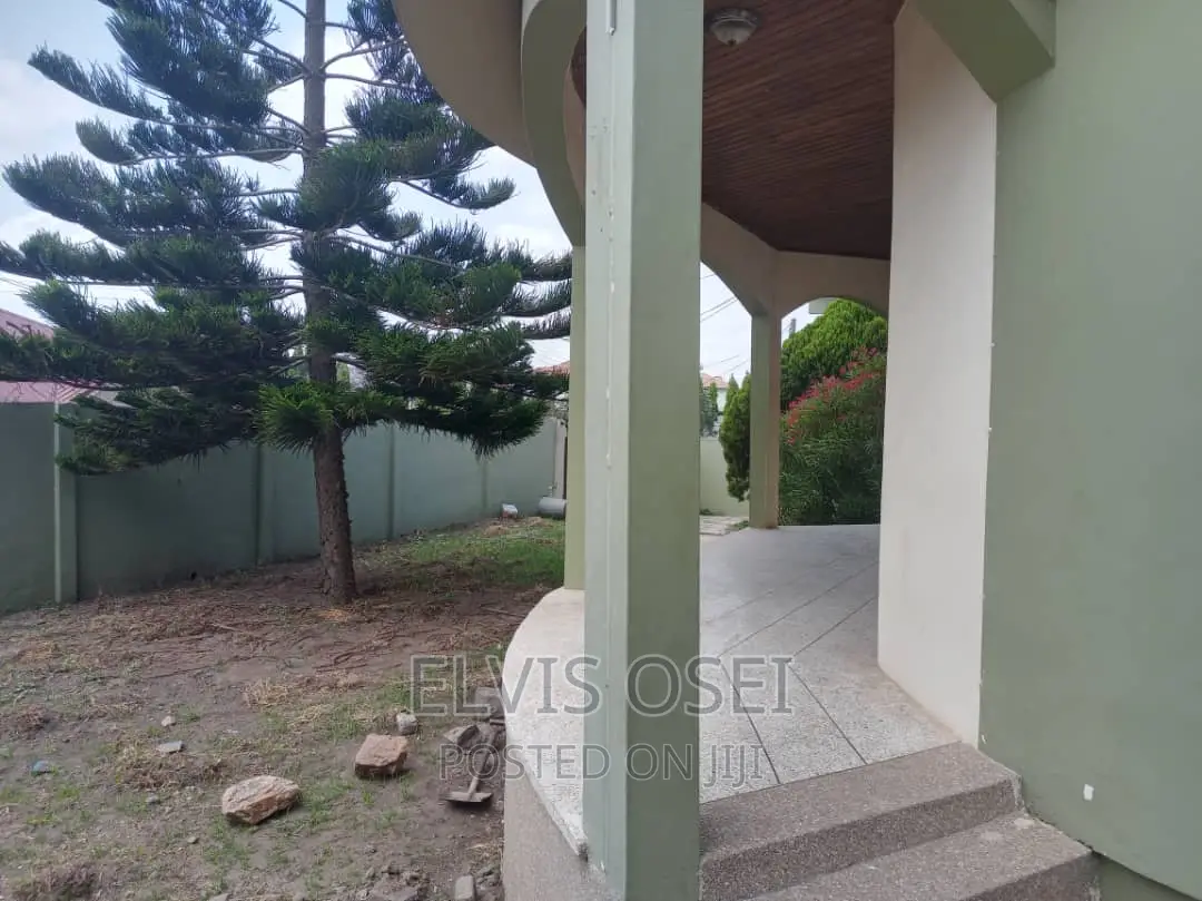 5bdrm House in Block Factory Crown, Weija for rent
