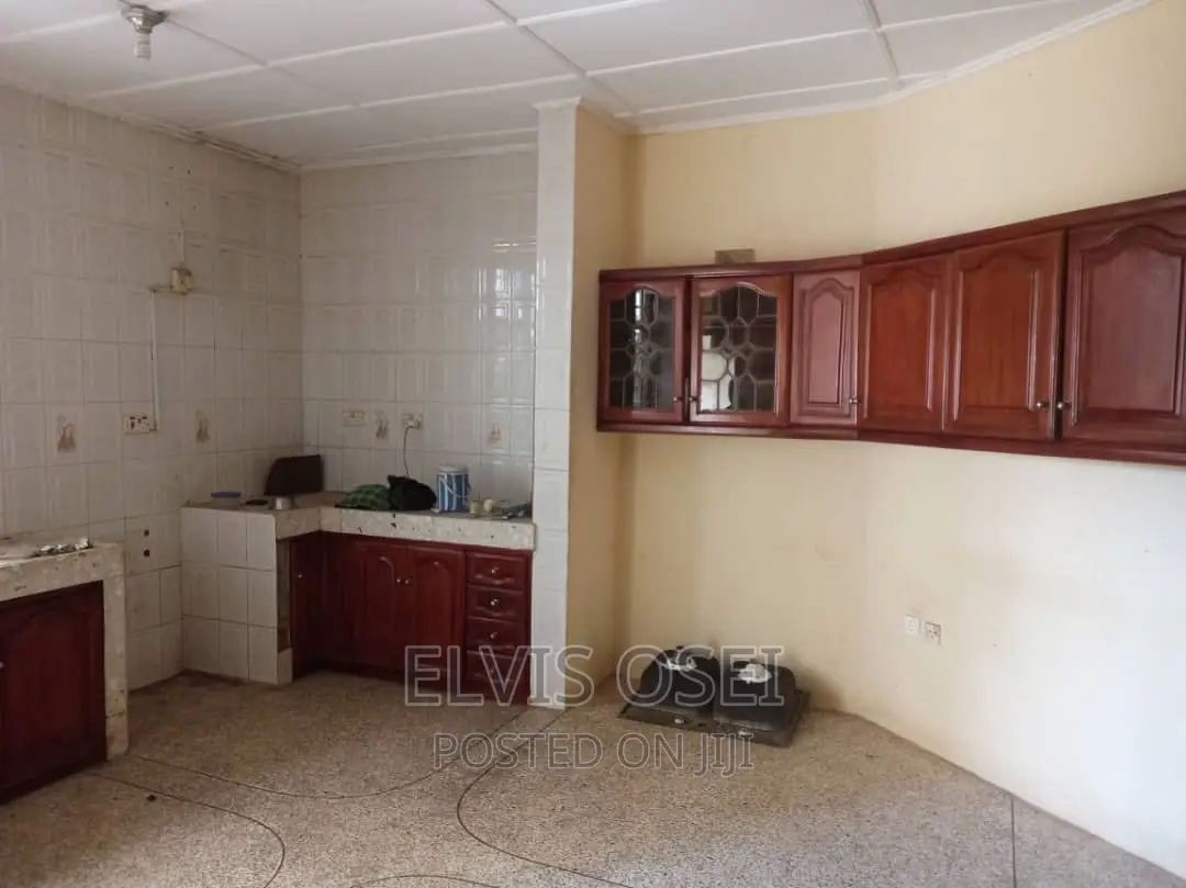 5bdrm House in Block Factory Crown, Weija for rent