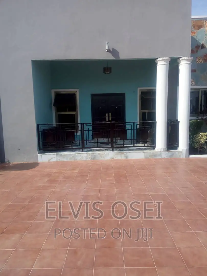 5bdrm House in White Cross Weija for sale