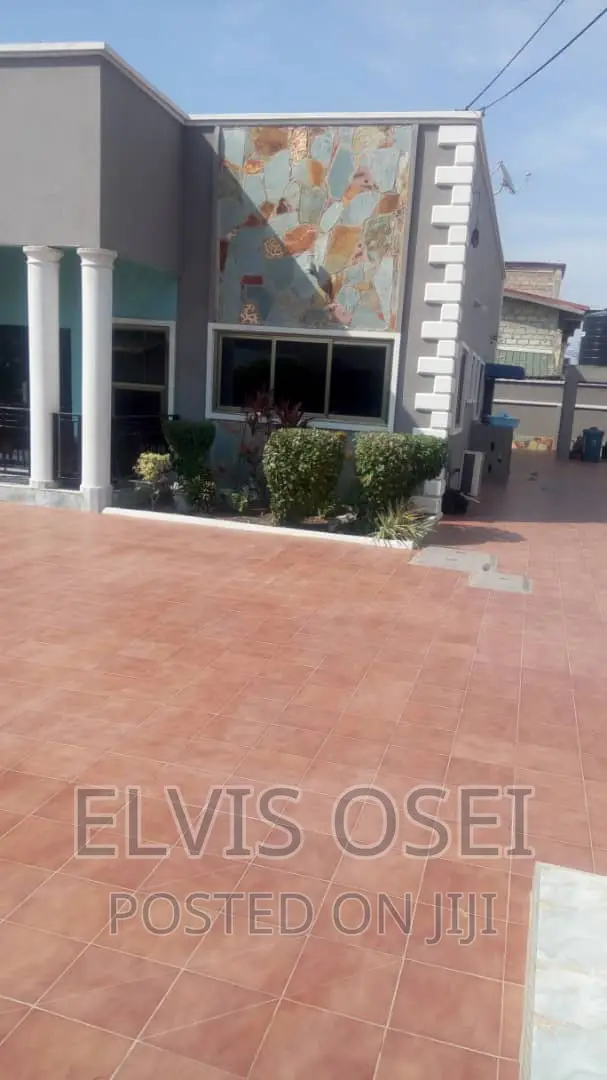 5bdrm House in White Cross Weija for sale
