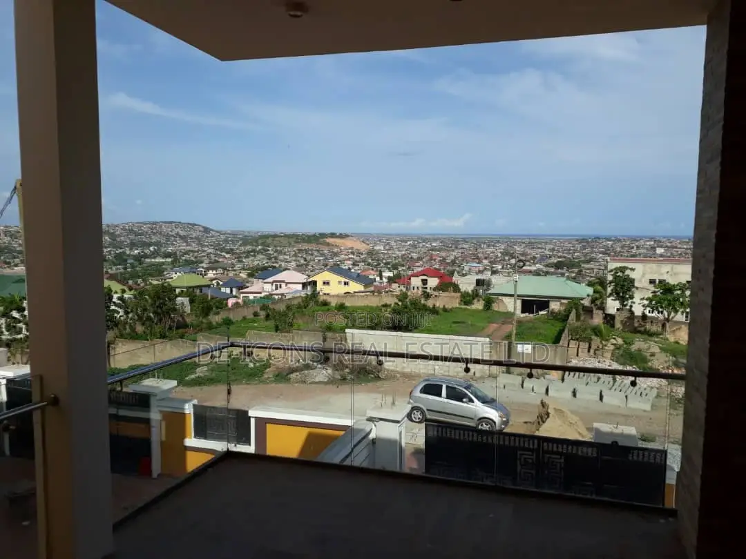 2bdrm Duplex in De-Icons Real Estate, Awutu Senya East Municipal