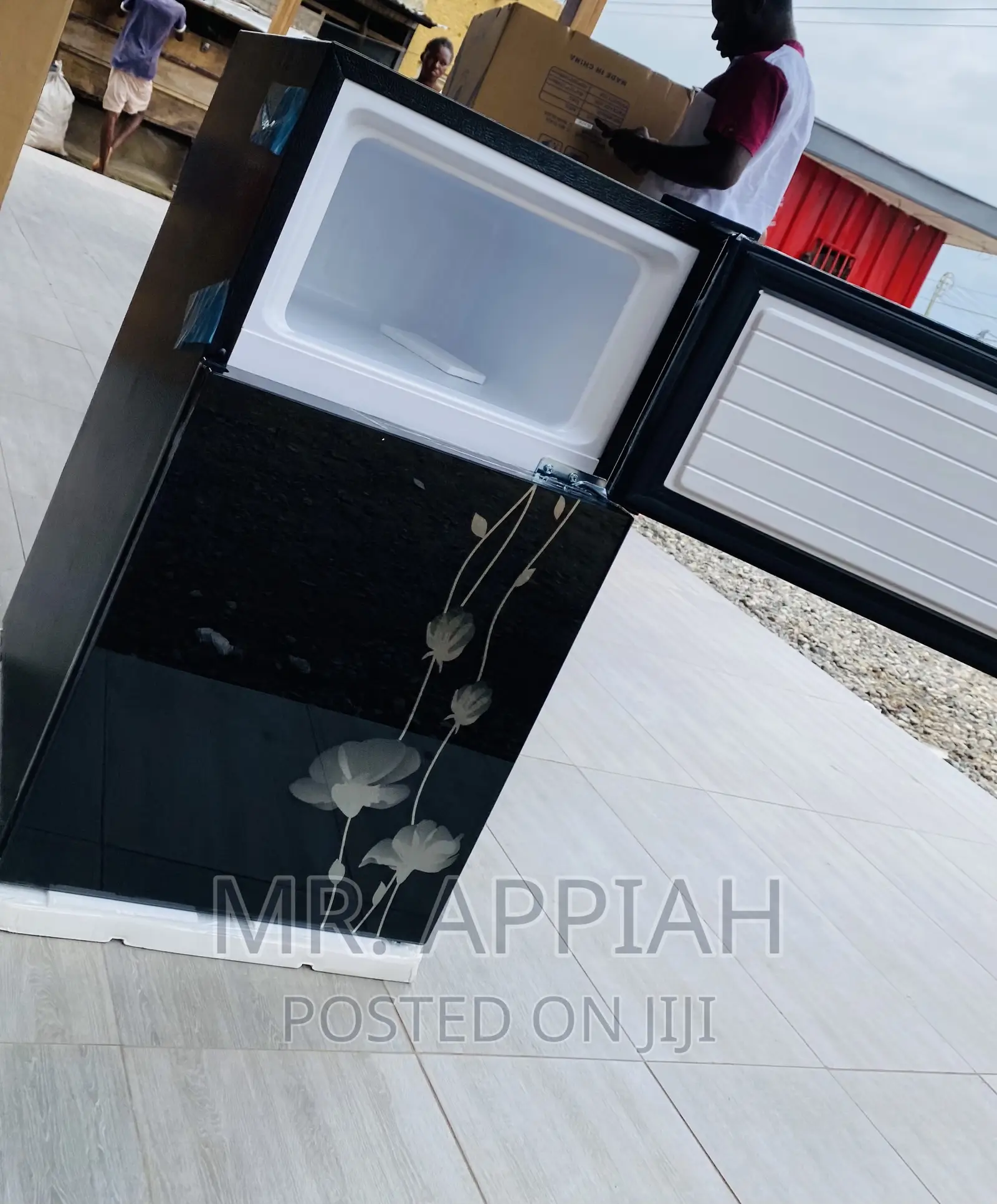 Manual Defrost Pearl Table Top Electric Refrigerator(Black)