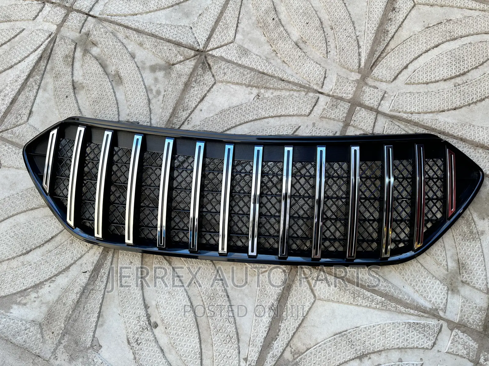 Santafe 2017-2018 Front Grille/Shells Spec