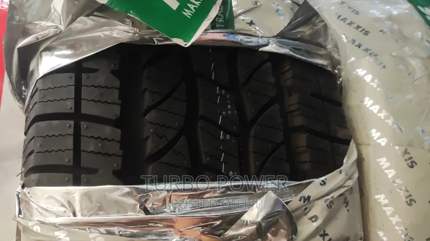 265/60r18 MAXXIS Rough Pattern