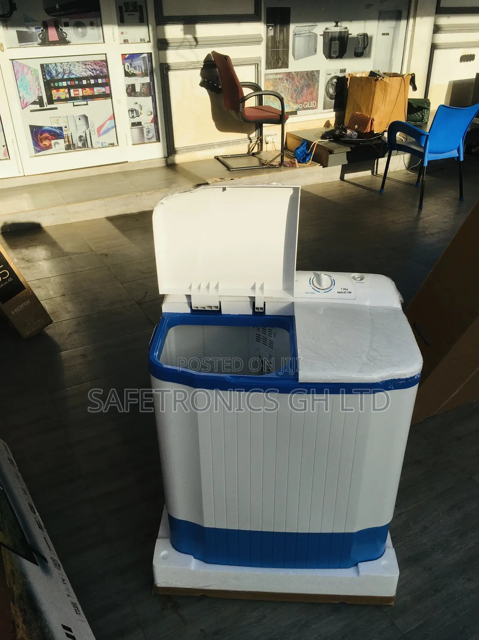 White/Blue Washingmachine Topload 7kg Semiautomatic Nasco
