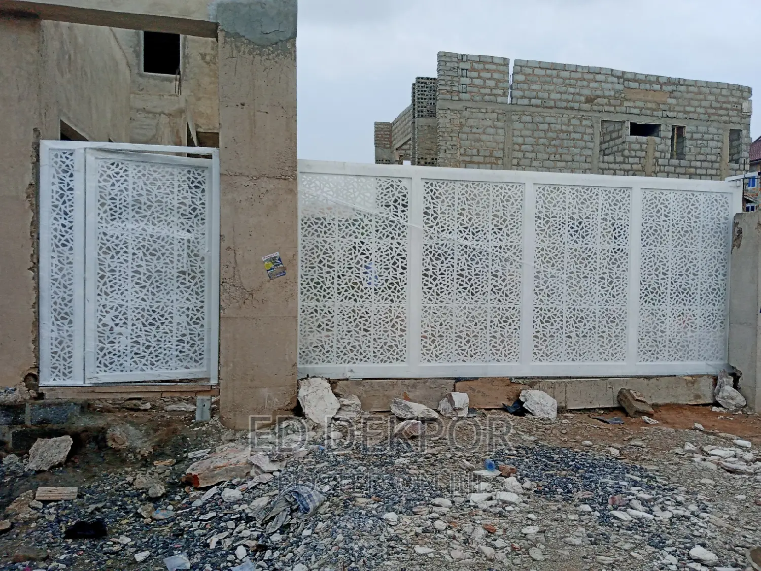 G CNC Metal Gate
