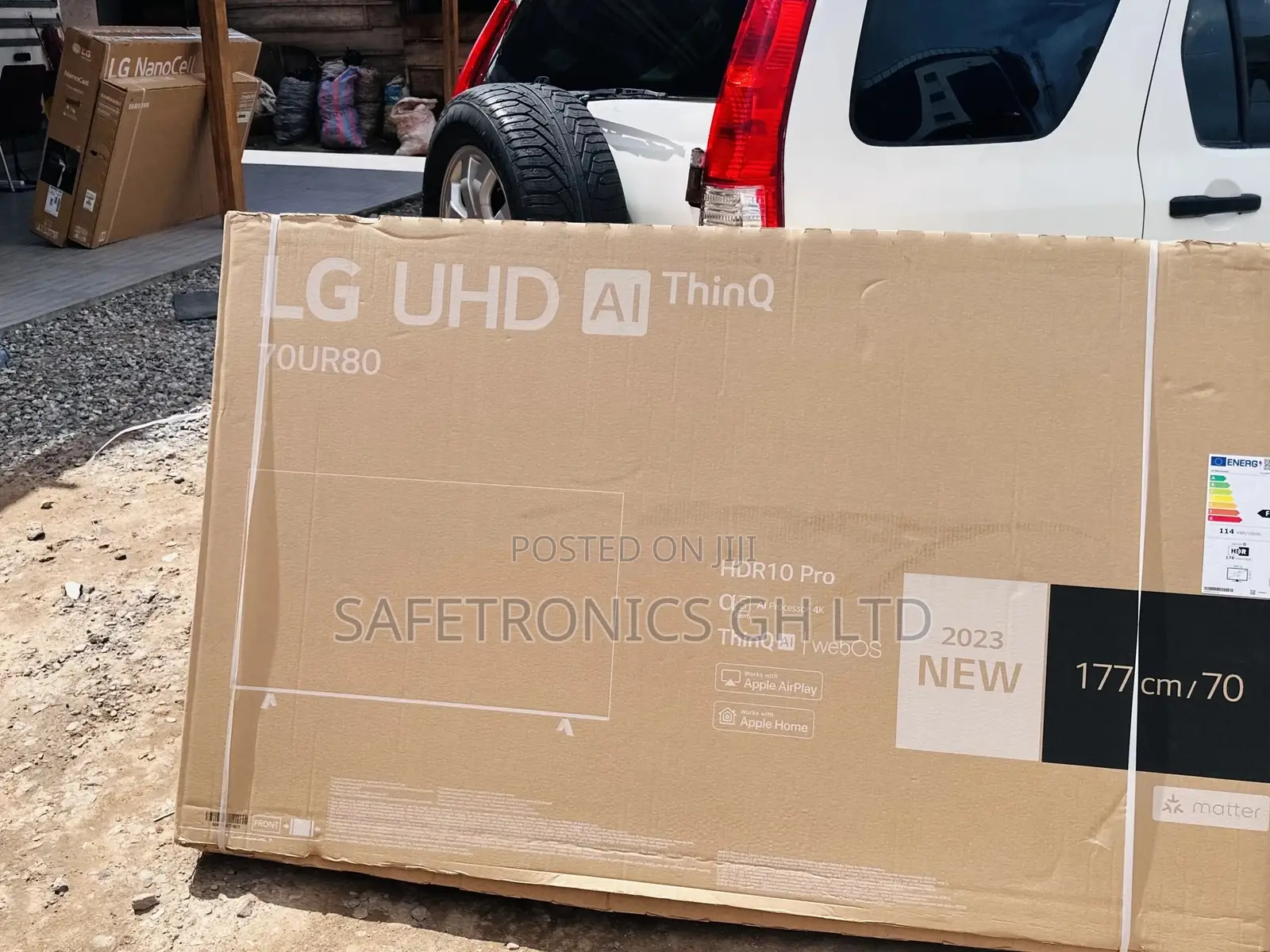 UHD Smart Glossy LED UR80 70 Inches Lg Black Tv