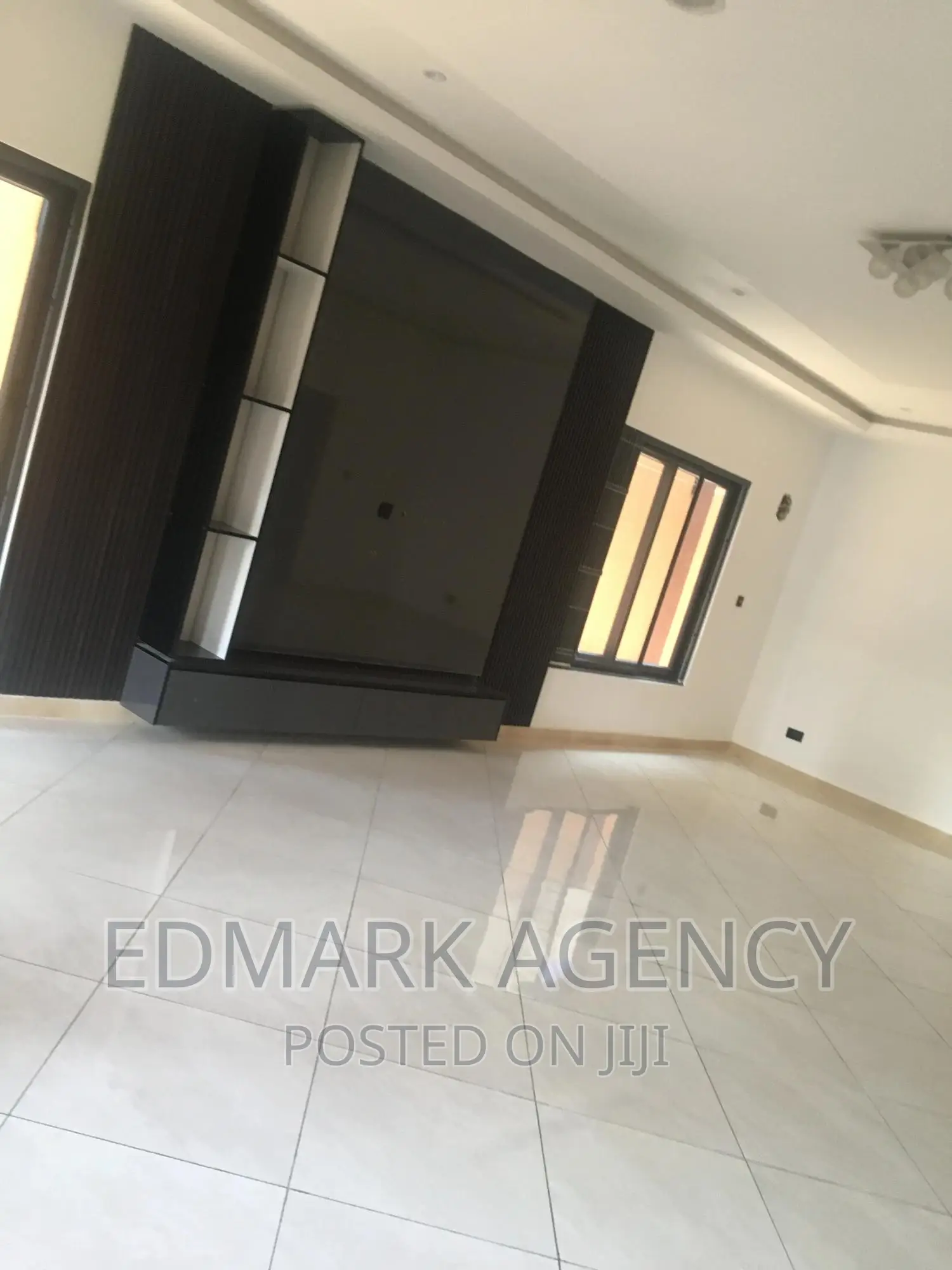4bdrm House in East Airport, Accra Metropolitan for sale