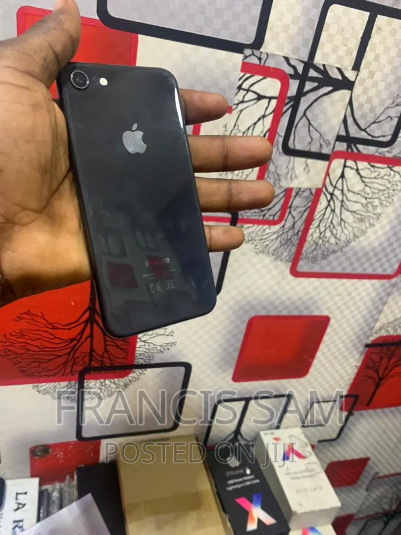 New Apple iPhone 8 64 GB Black