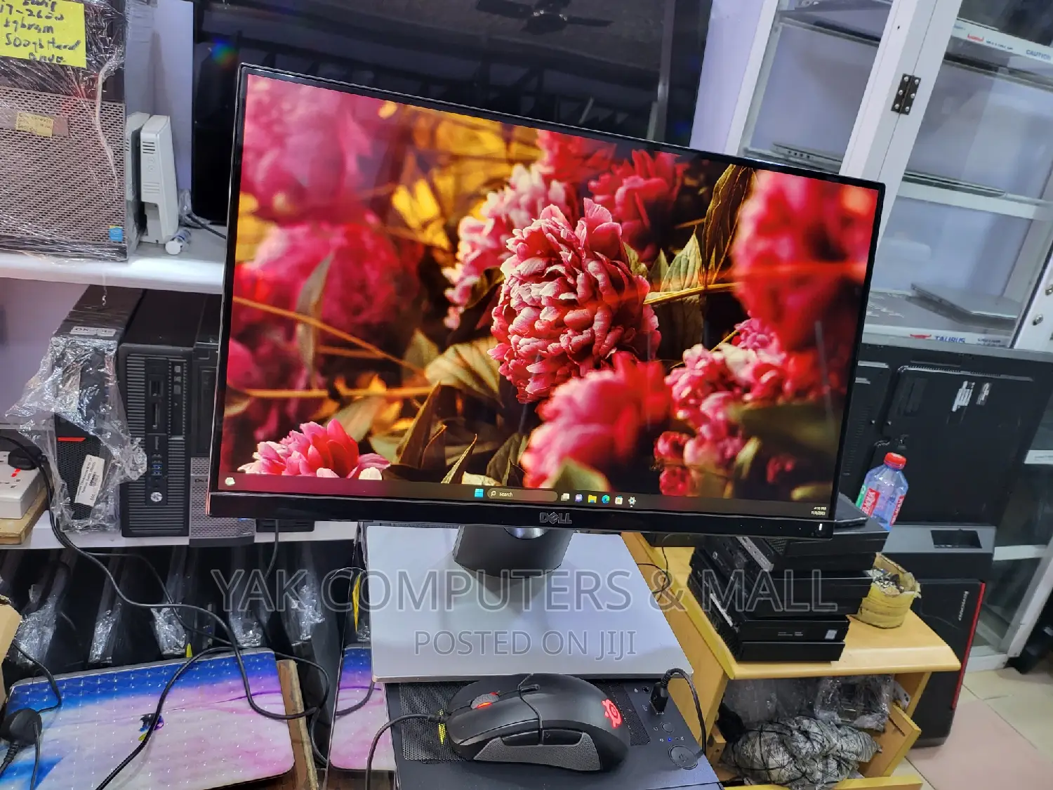 22 Inch Dell Ips Edgeles Monitor Full Hd Fir Ur Office Desk