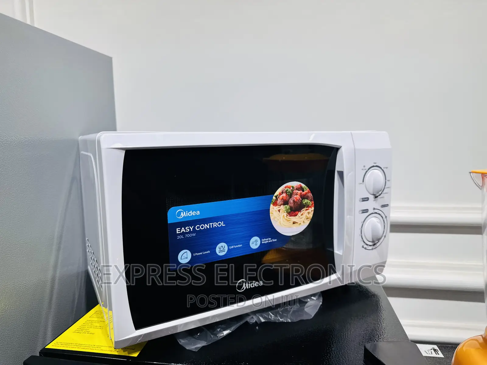 Easy to Operate White Midea Microwave Oven Grill 20L