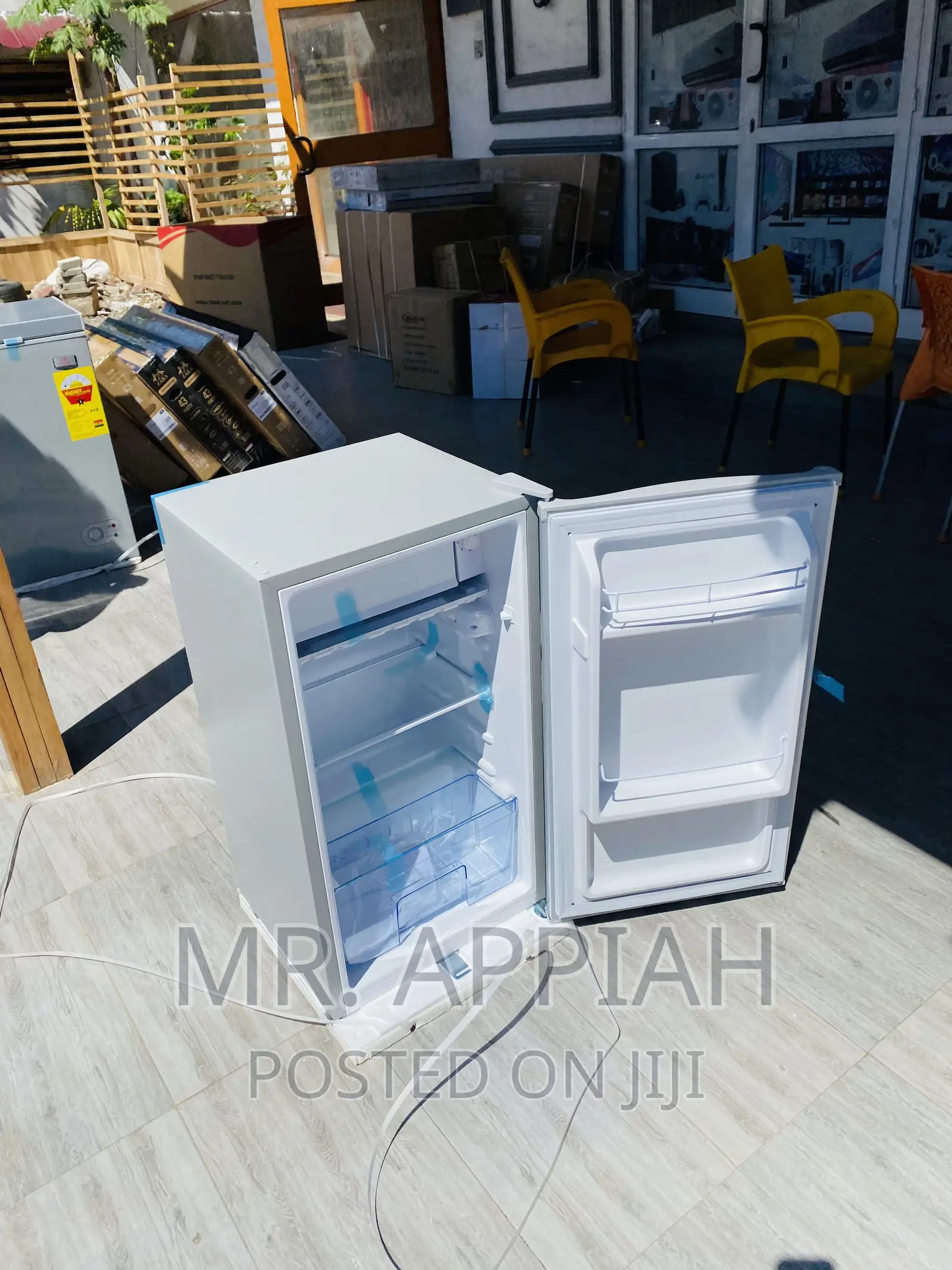 Fast Schilling Zara 11SD Electric Table Top Fridge.