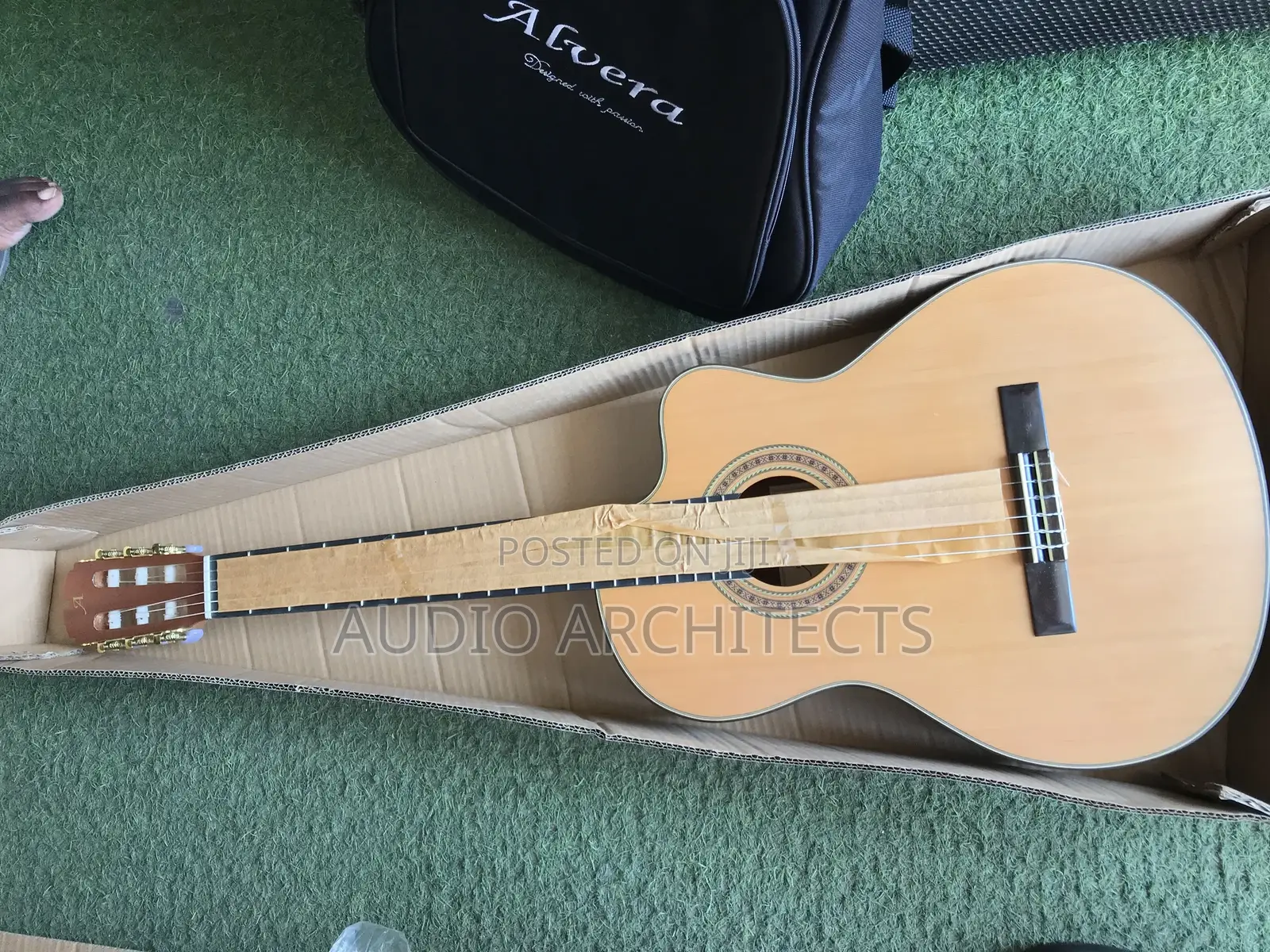 Alvera Acoustic Lead Guitar