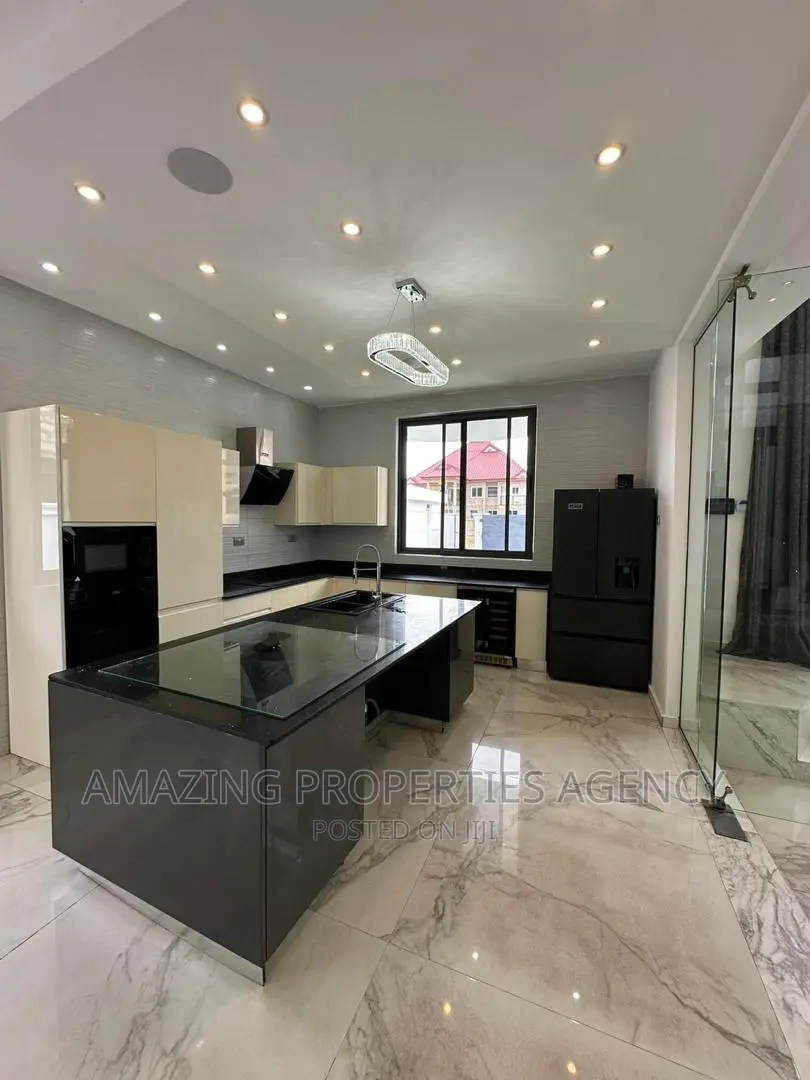4bdrm House in East Legon for sale