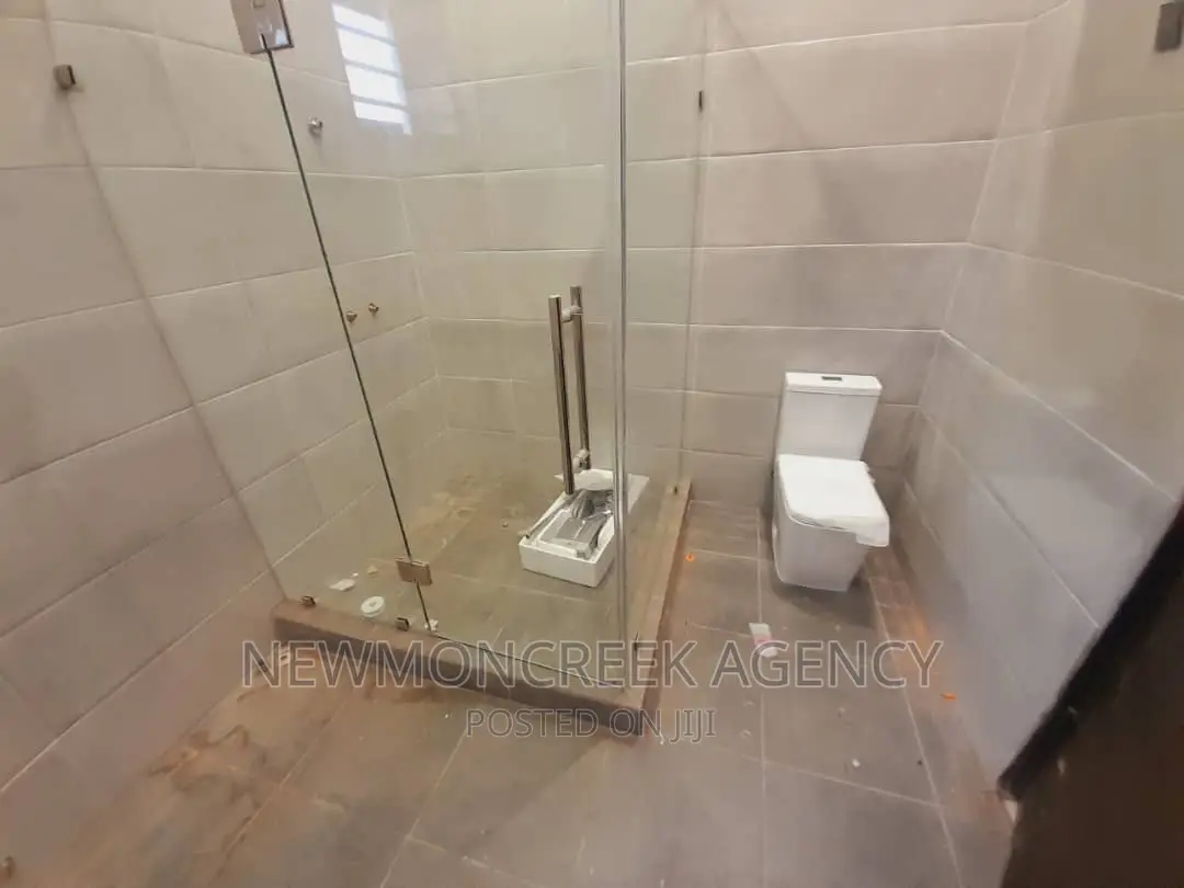 3bdrm Bungalow in Kwabenya Estate Road, Accra Metropolitan for sale