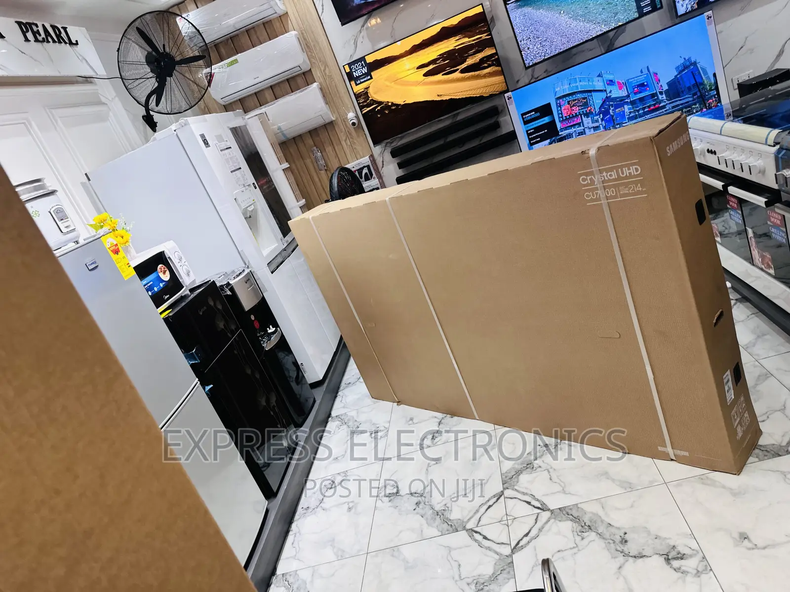 Samsung Uhd Smart Glossy 2023 Model 85”Cu8000 Tv