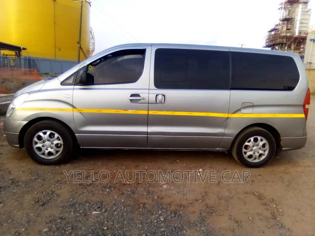 Rent 12 Seater Hyundai H1